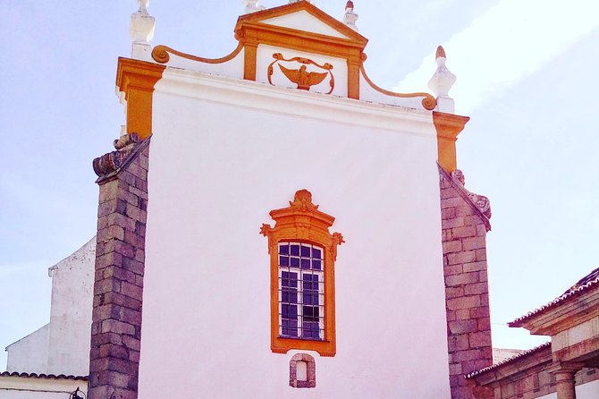 Évora - Inside the Olive Oil, Wine, and Cork Triangle (Private Tour) - Discover Medieval Architecture