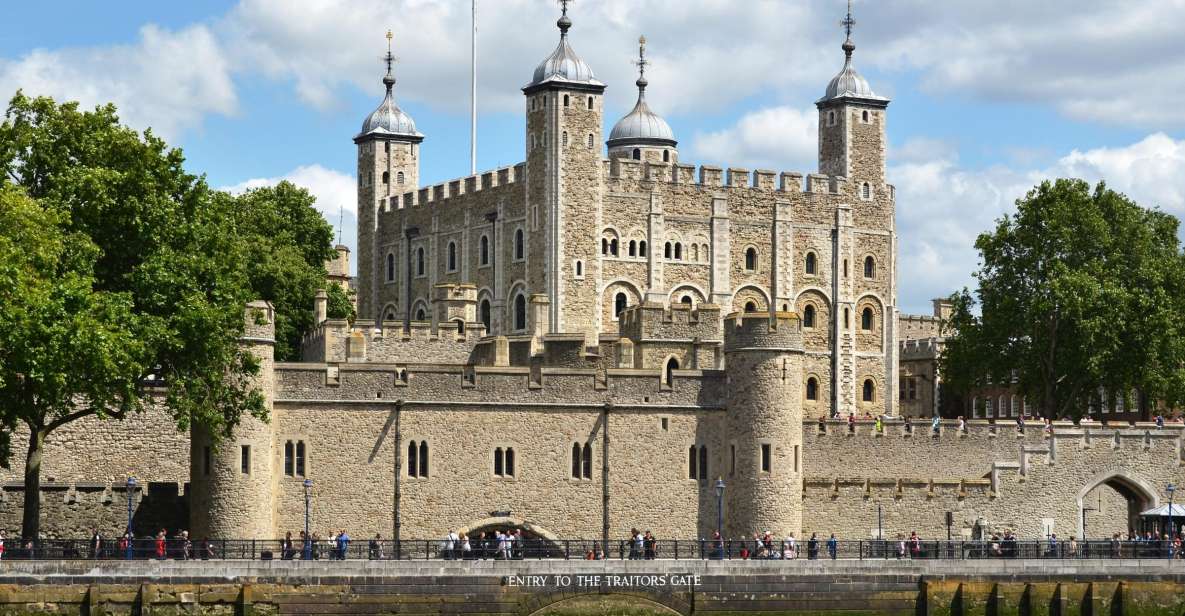 Experience 6-Hour Luxury Tour of Londons Highlights. - Discovering Westminster Abbey