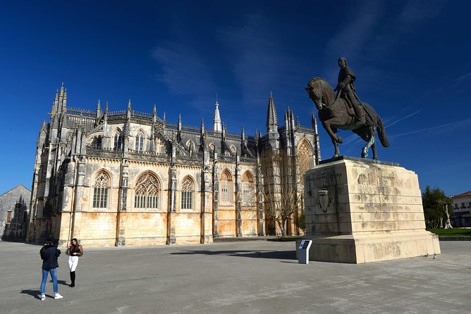 Fátima, Batalha, Nazaré and Óbidos Private Tour - Exploring Batalha Monastery