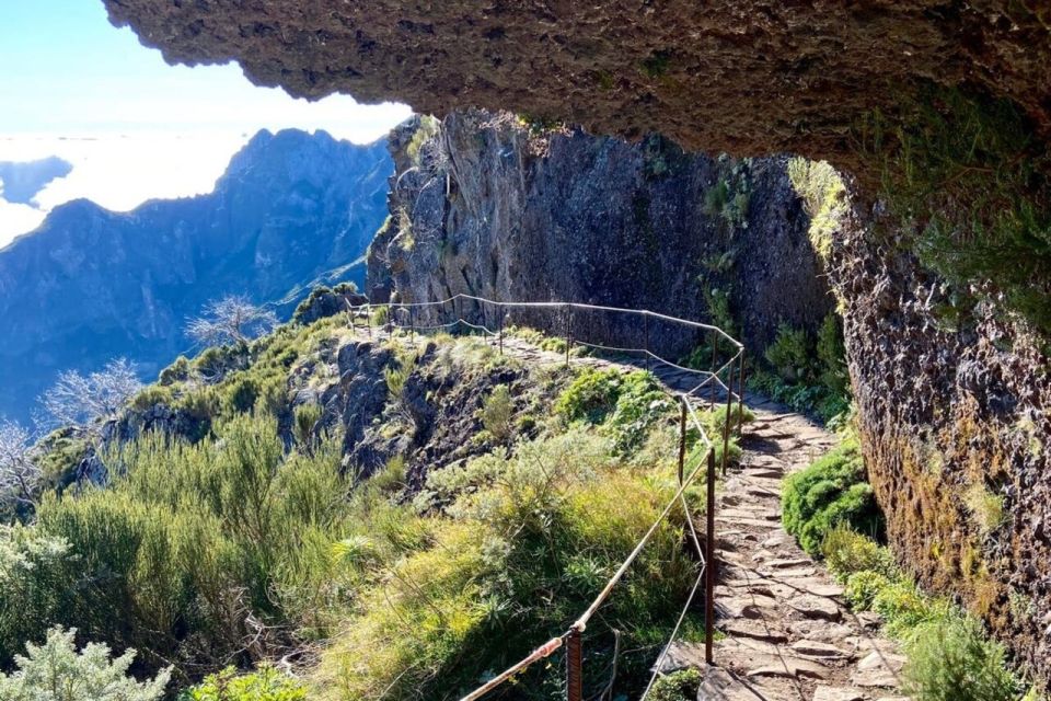 Funchal: Morning Transfer Pico Do Arieiro Pico Ruivo Hike - Flexible Travel and Payment