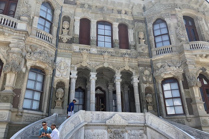 Guided Tour: Bosphorus Cruise & Dolmabahce Palace - Meeting Point