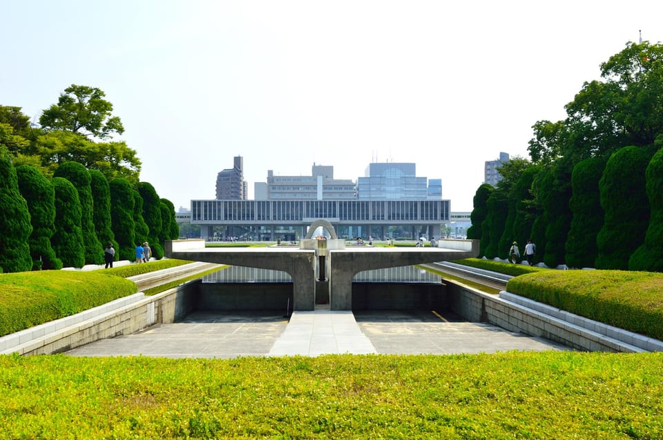 Hiroshima's Historic Walk: Castle, Dome & Peace Park - Connecting Past and Present