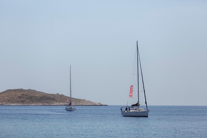 Hvar - Full Day Sail on a Yacht - Friendly Skipper- Small Group - Lunch Optional - Skippers and Guides