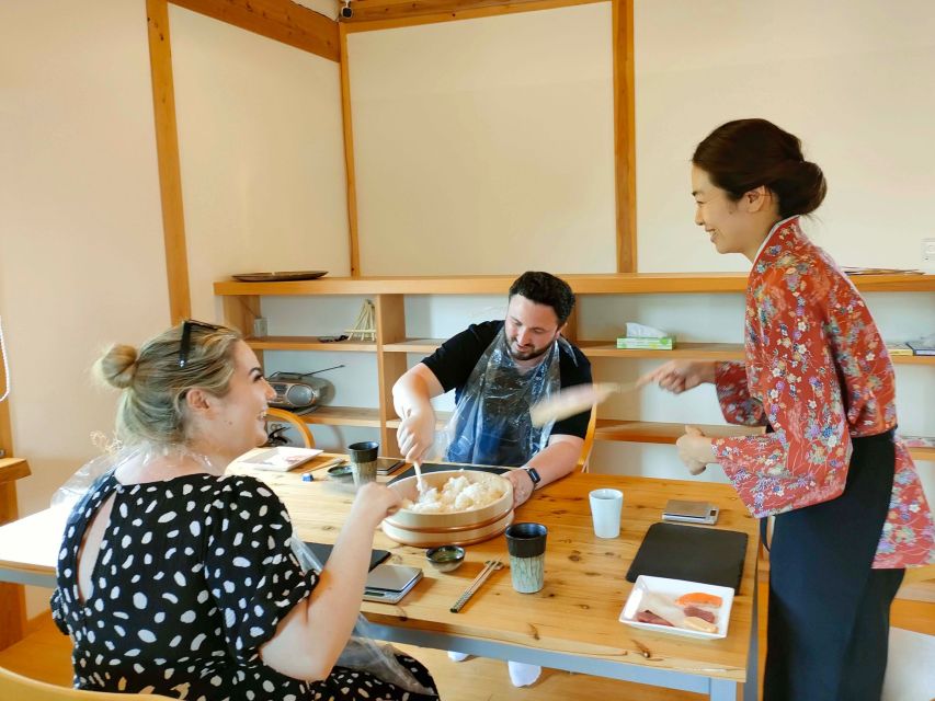 Kyoto: Authentic Sushi Making Cooking Lesson - Sushi Making Highlights