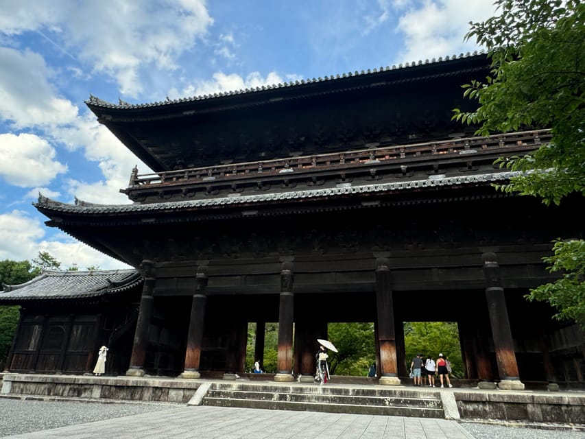 Kyoto: Discover Every Bit of Nanzenji Temple in 90 Minutes - Admiring Suikakuro Aqueduct