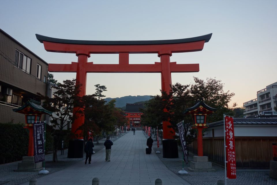 Kyoto: Morning Magic With Red Gates and Sacred Sites - Mobility Considerations