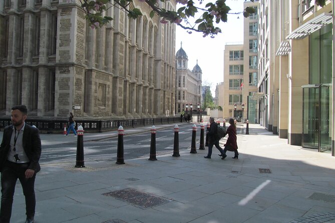 Law in London Walking Tour - Historic Landmark Visits