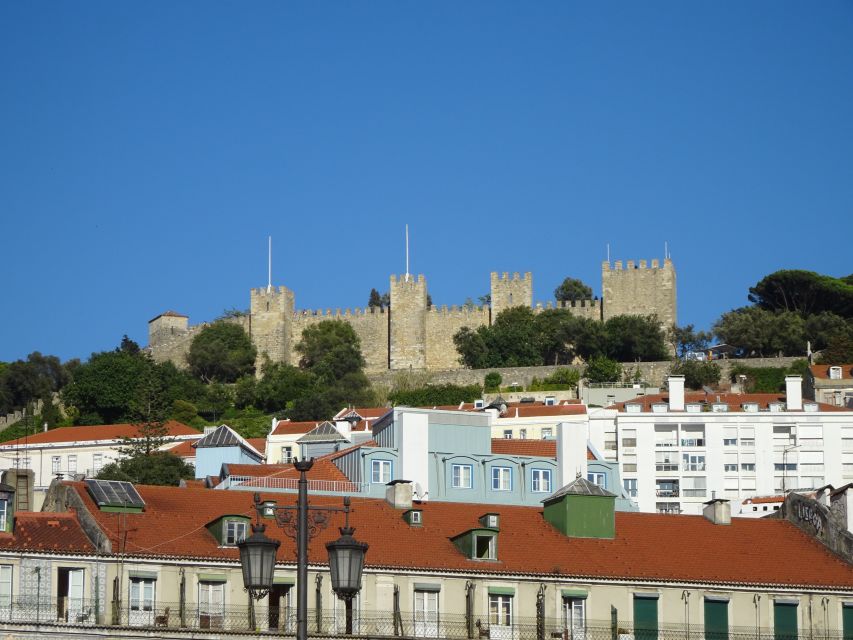 Lisbon Self-Guided Walking Tour and Scavenger Hunt - Available Languages