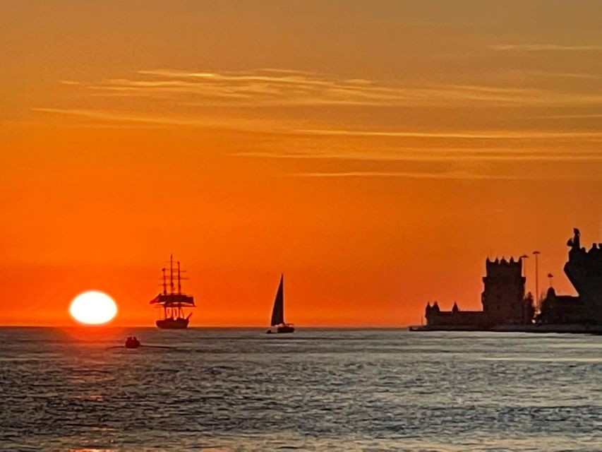 Lisbon Speedboat Sunset With Monuments Sightseeing - Explore Historic Lisbon