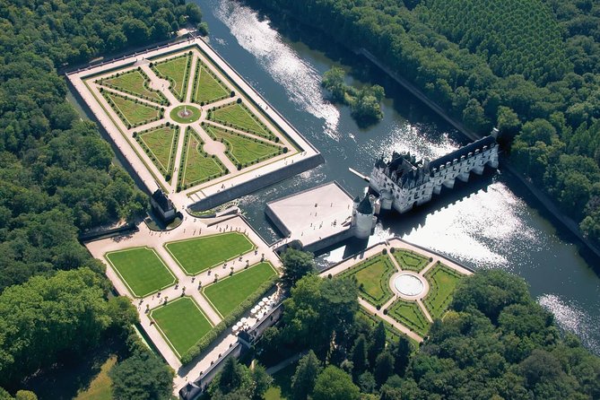 Loire Valley Most Visited Castles Private Tour From Tours or Amboise - Visiting Chenonceau