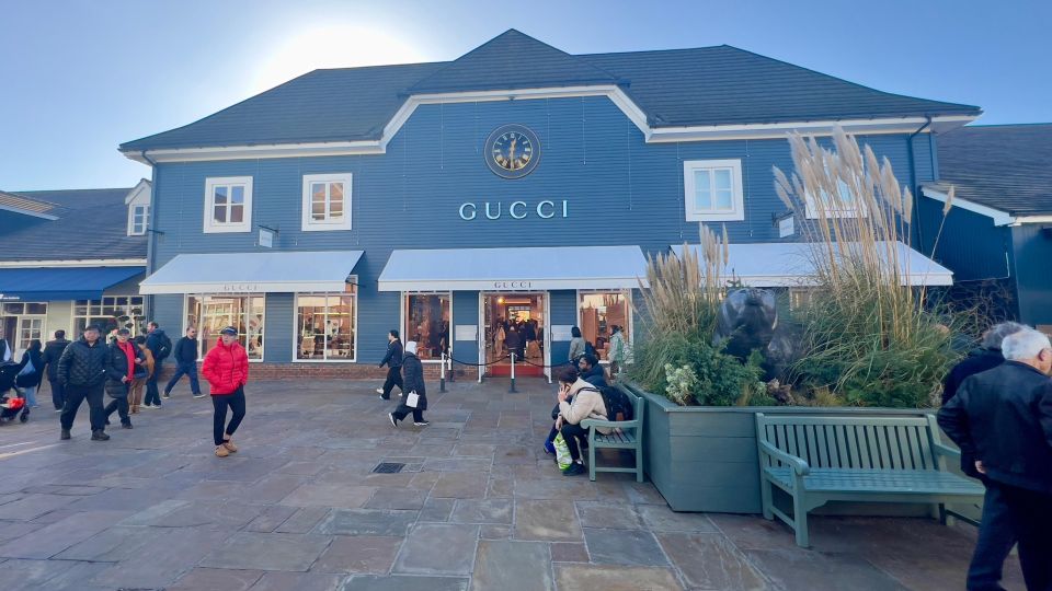 London: Bicester Village Private Vehicle Round Trip Transfer - Payment Options