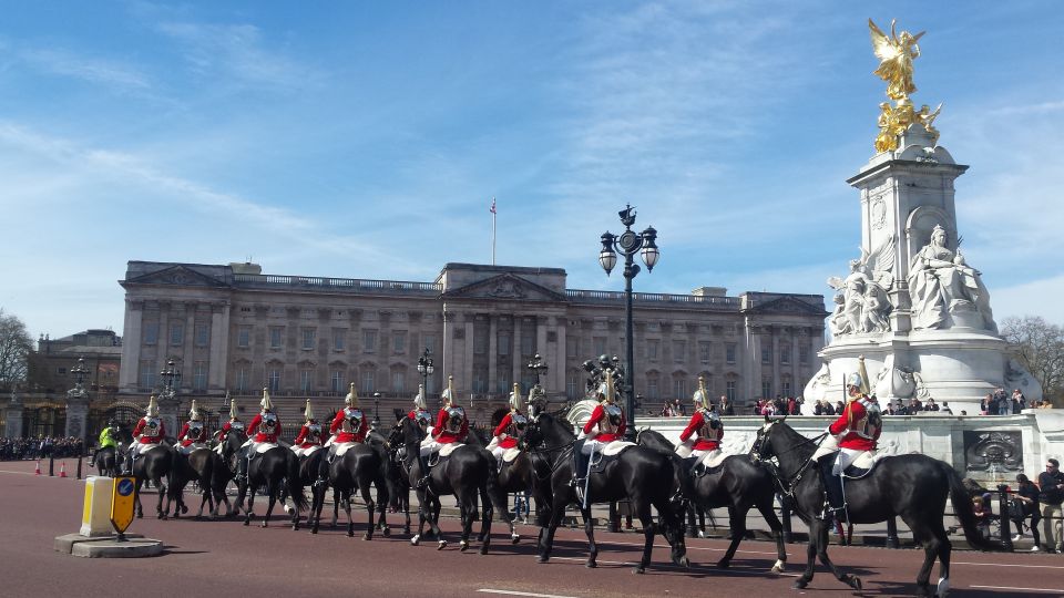 London: Changing of the Guard Walking Tour - Marching With the Guards