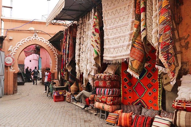 Marrakech Walking Tour With Official City Guide - Multilingual Guide Accompaniment