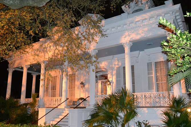 New Orleans Garden District and Lafayette Cemetery Tour - Discovering Lafayette Cemeterys History