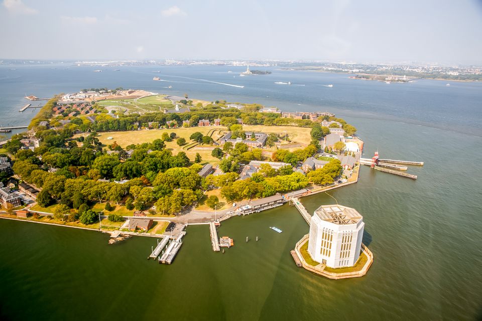 NYC: Manhattan Island All-Inclusive Helicopter Tour - Helicopter Specifications