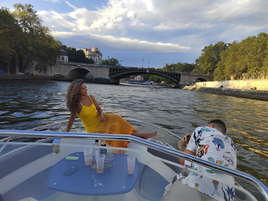 Paris Private Boat Seine River Start Near Eiffel Tower - Important Considerations