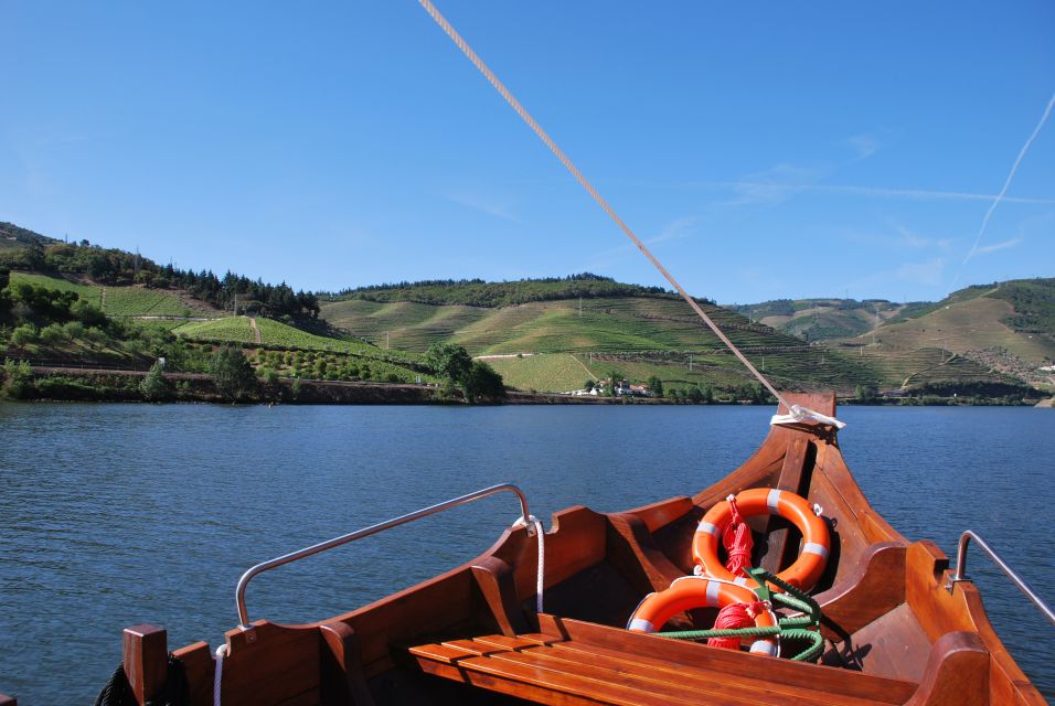 Pinhão: 2-Hour Rabelo Boat Tour With Audio Guide - Availability and Pricing