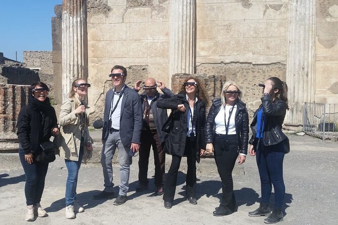 Pompeii: Walking Tour With 3D Glasses and With Entrance Ticket - Tour Logistics and Group Size