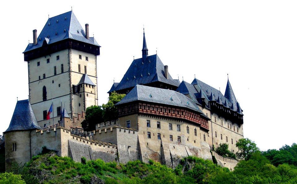 Prague: Fairytale Karlstejn Castle in Retro-Style Car - Lunch Break