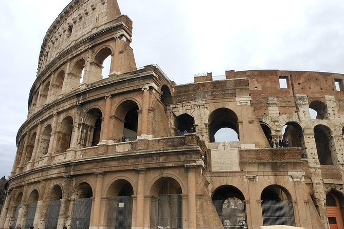 Private Skip the Line Colosseum Arena Tour - Exploring the Colosseum