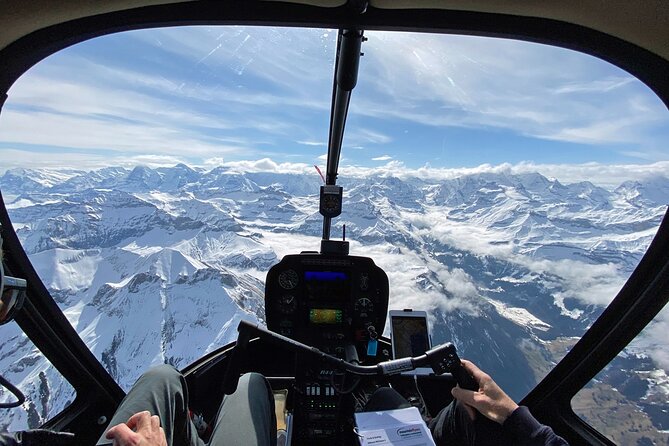 Private Swiss Alps Helicopter Tour Over Snow Covered Mountain Peaks and Glaciers - Panoramic Mountain and Glacier Views