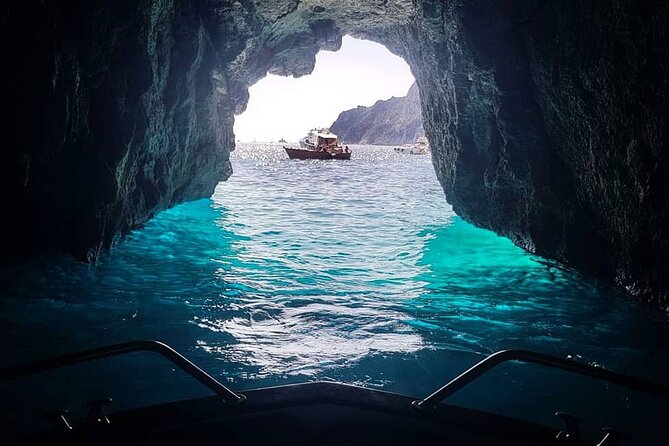 Private Tour of Capri by Boat at Sunset With Aperitif - Scenic Boat Ride