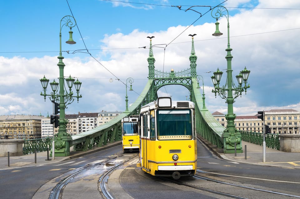 Private Transfer: Vienna to Budapest With 2 Hr Sightseeing - Vehicle Options