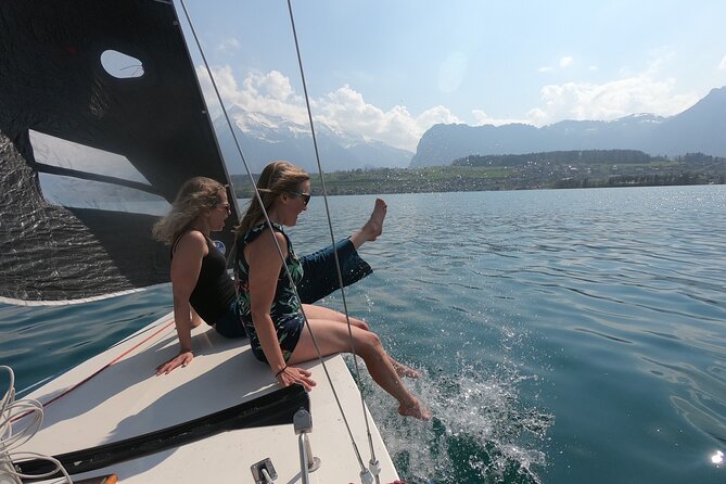 Sailing Adventure Lake Thun - Hands-on Sailing Techniques