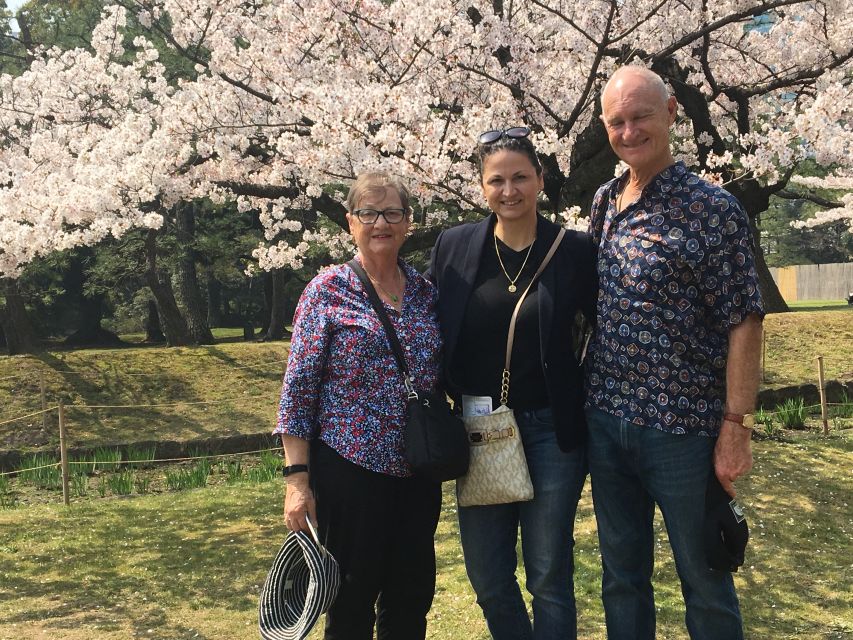 Sakura in Tokyo: Cherry Blossom Experience - Knowledgeable Local Host