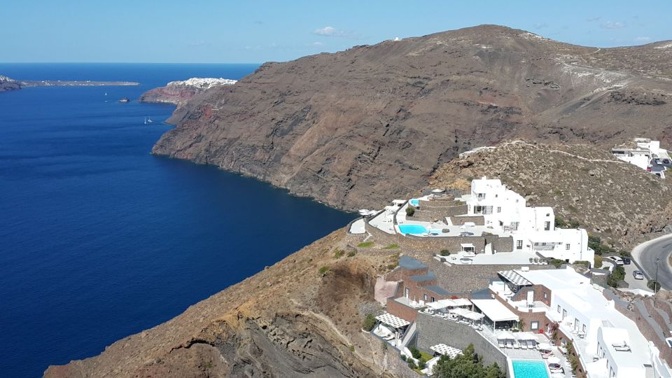 Santorini: Caldera Hiking Tour From Fira to Oia - Volcanic Landscapes