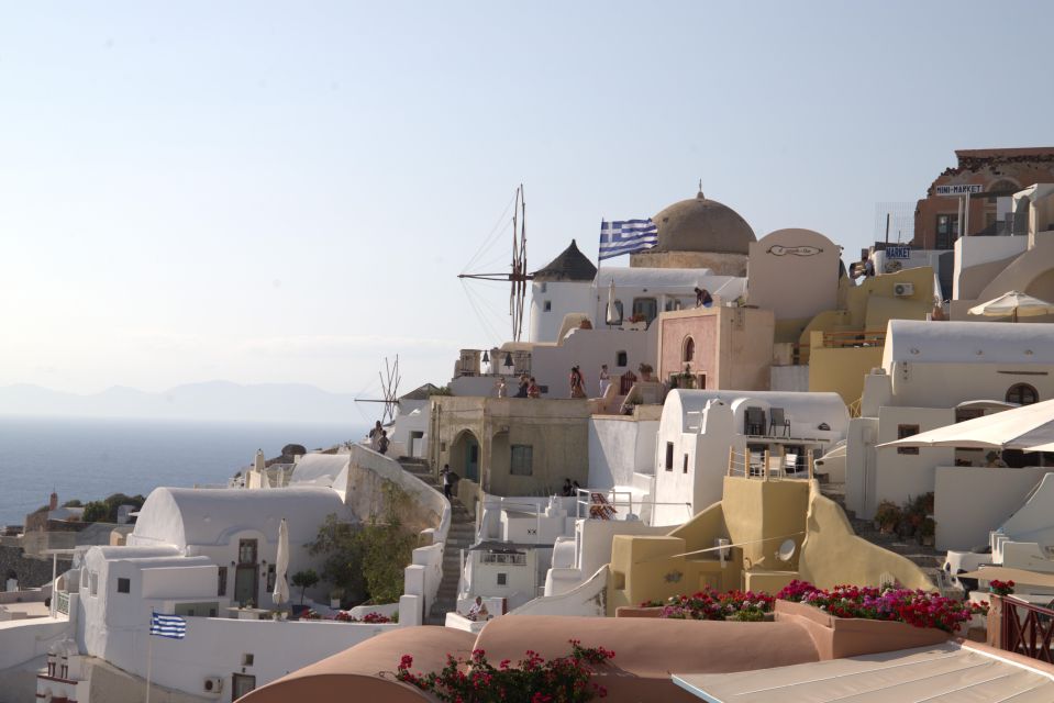 Santorini:1h Personalized Photoshooting - Timeless Keepsake