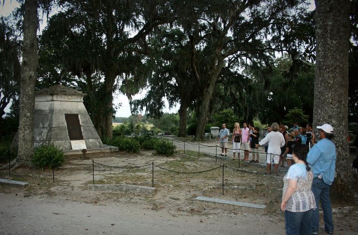 Savannah: Bonaventure Cemetery With Shannon Scott - Language and Accessibility