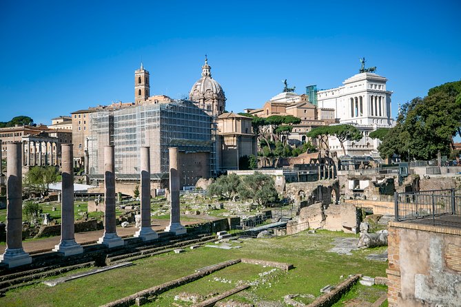 Skip-The-Line Tour of Rome Colosseum and Forums With Local Guide - Exploring the Colosseum