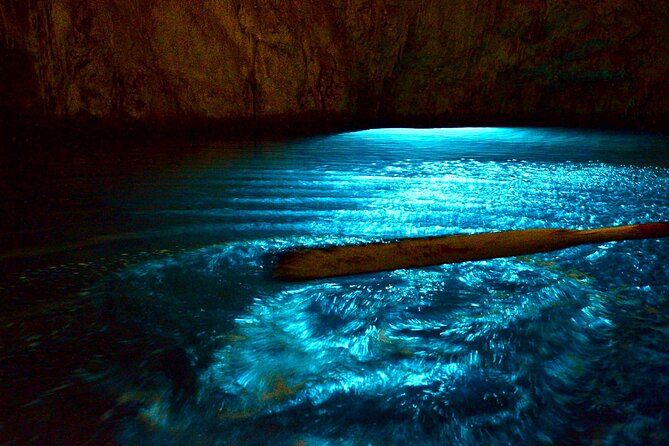 Small Group Amalfi Coast Boat Day Tour From Amalfi - Amenities and Onboard Offerings