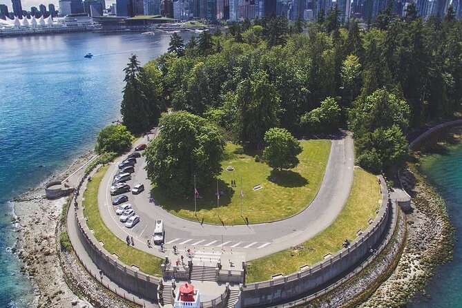 Small Group Stanley Park and Coal Harbour Segway Tour - Guides Expertise