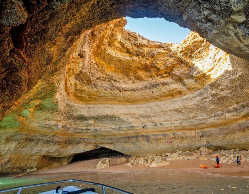 Special 2 Hour Tour to Benagil Cave From Armação De Pêra - Diving and Disembarking