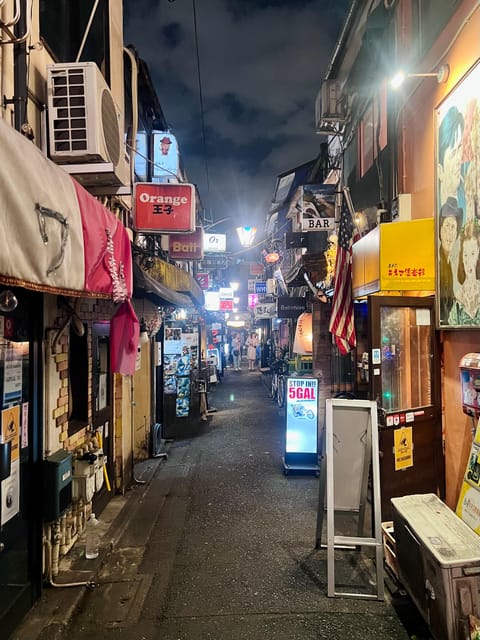 Tokyo: Shinjuku Kabukicho & Golden Gai Walking Tour - Kabukicho and Golden Gai