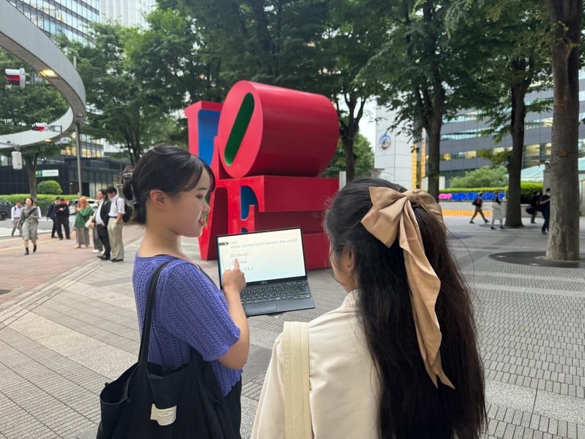 Tokyo:Exploring Shinjuku With Japanese University Students - Discovering Hanazono Shrine