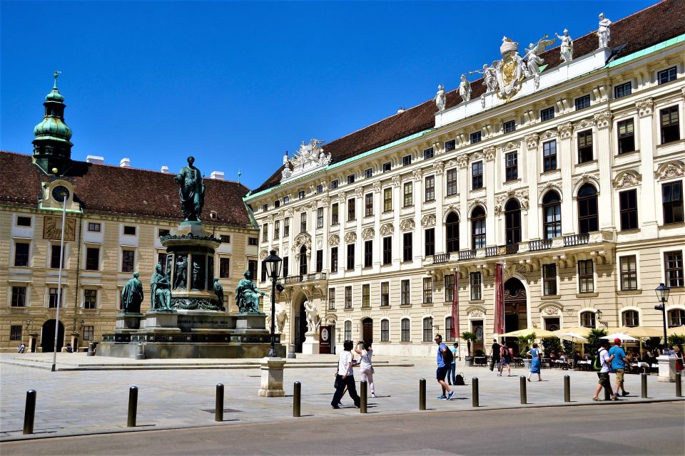 Vienna: City Discovery Game - Receive Local Recommendations and Insights