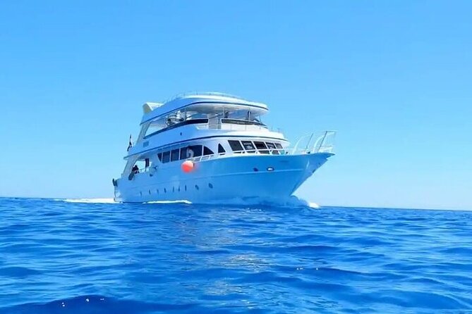 ViP Orange Bay Giftun Island By Sea Trip With Lunch in Hurghada - Traveler Capacity