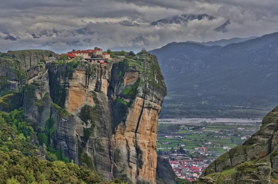 Visit Delphi & Meteora Monasteries Full Day Private Trip - Delphi Exploration