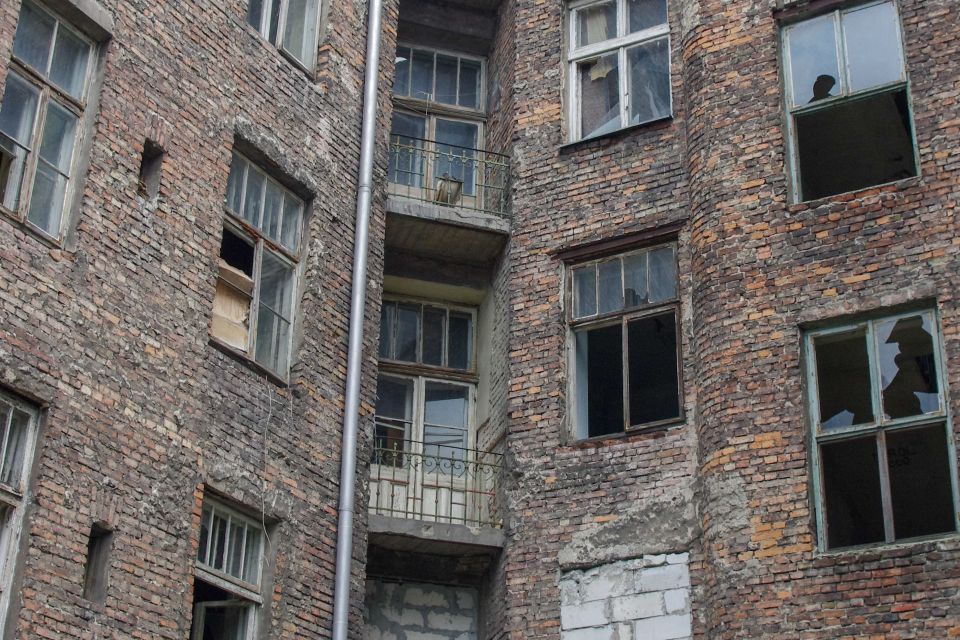 Warsaw: Ghetto, Jewish Cemetery & POLIN Museum Private Tour - Meeting Point