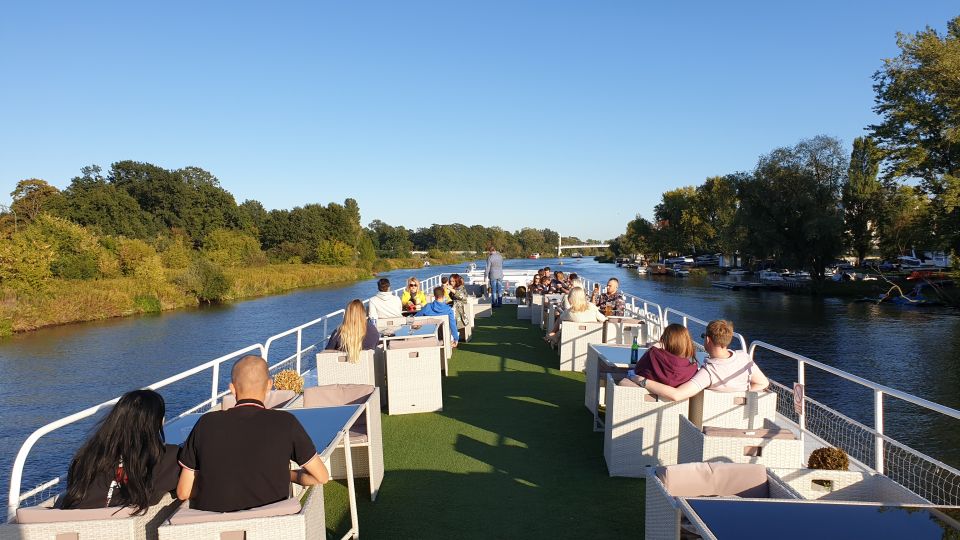 WrocłAw: Short City Walk and Luxury Ship Cruise (For Groups) - Potential for Smaller Group