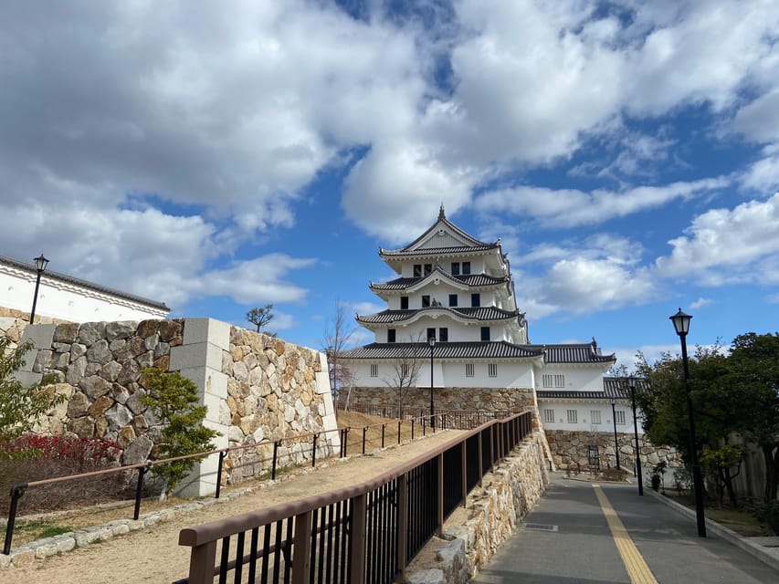 You Feel Good Drunk on ¥1000 in Downtown City Amagasaki Tour - Meeting Point and Accessibility