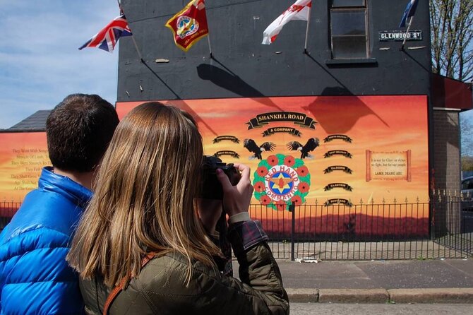 2hours Republican & Loyalist Mural Black Taxi Tour From Belfast - Perspectives From Taxi Drivers