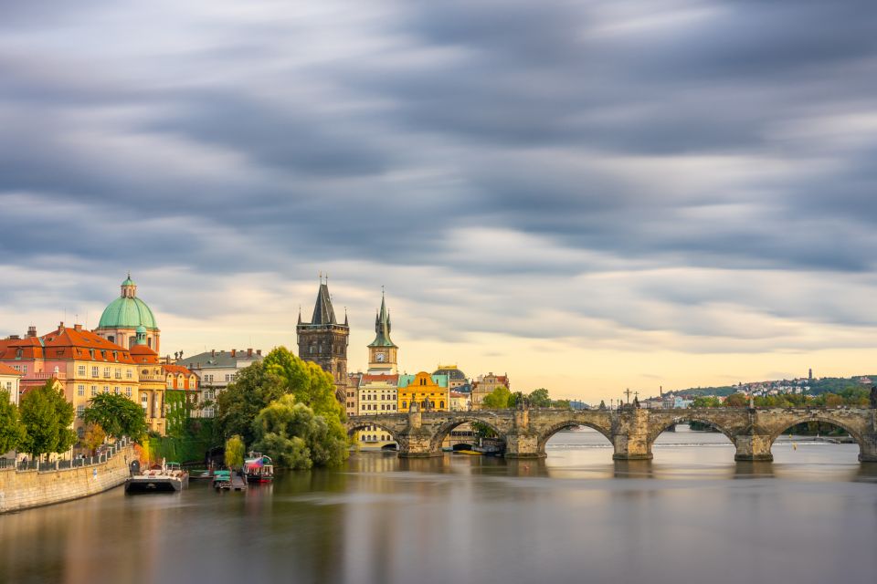 3-hour Walking Photo Tour in Prague - Cancellation Policy