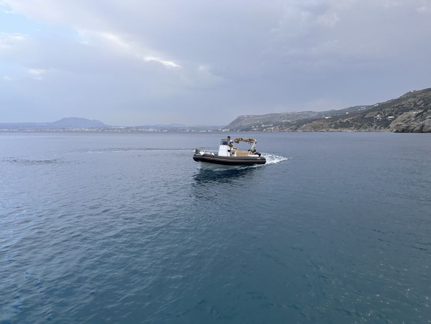 Boat Trip - Tour Guide and Group