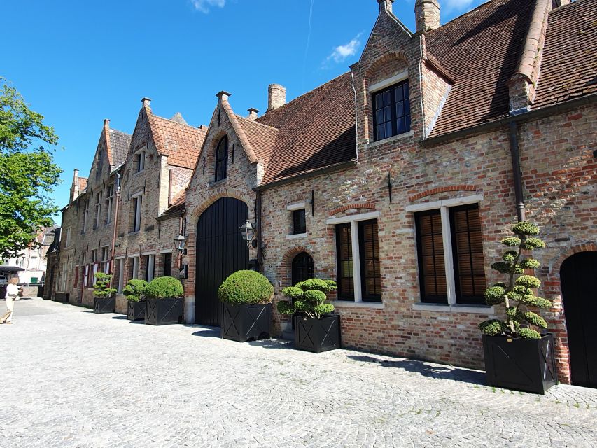 Bruges by Bike With Family and Friends! - Guided Bike Tour Details