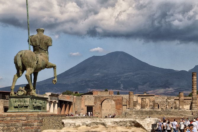 DISCOVERING POMPEII - VIP Tour/Small Group - Transportation and Logistics