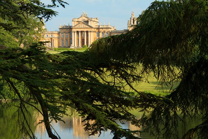 Downton Abbey TV Locations and Blenheim Palace Tour From London - Shilton and Pub